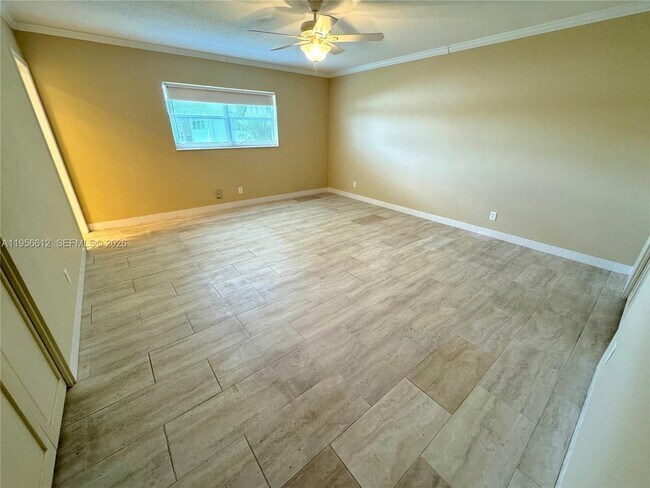 Building Photo - 2800 NE 28th St