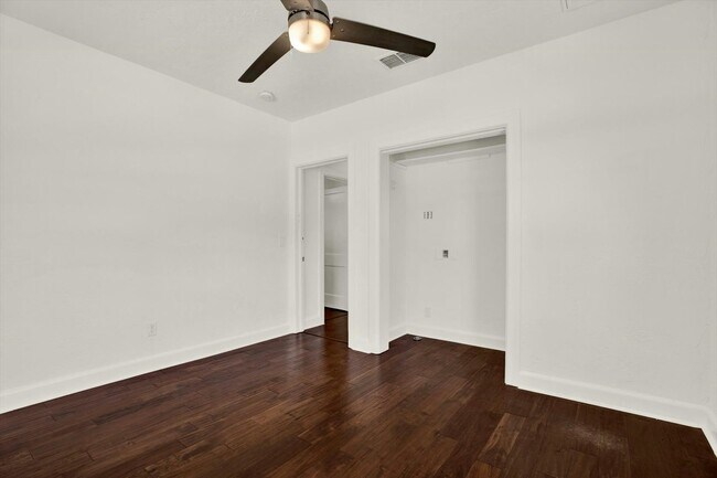 Building Photo - 1614 N Osceola Ave