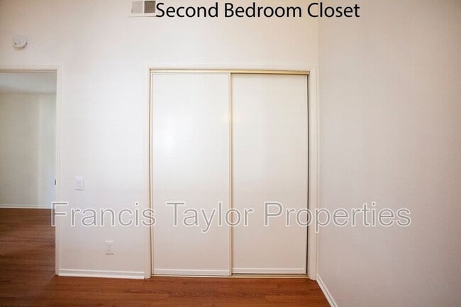 Building Photo - 3685 Vista Campana N