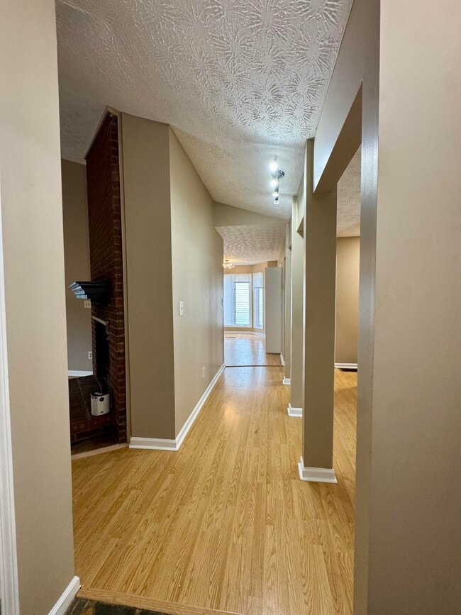 Building Photo - 500 Orchard Dr