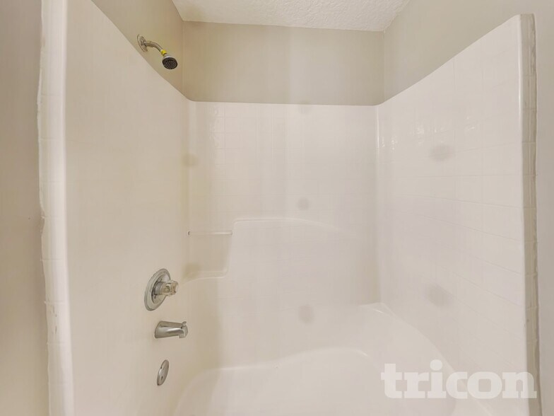 Building Photo - 13 Slocum Path