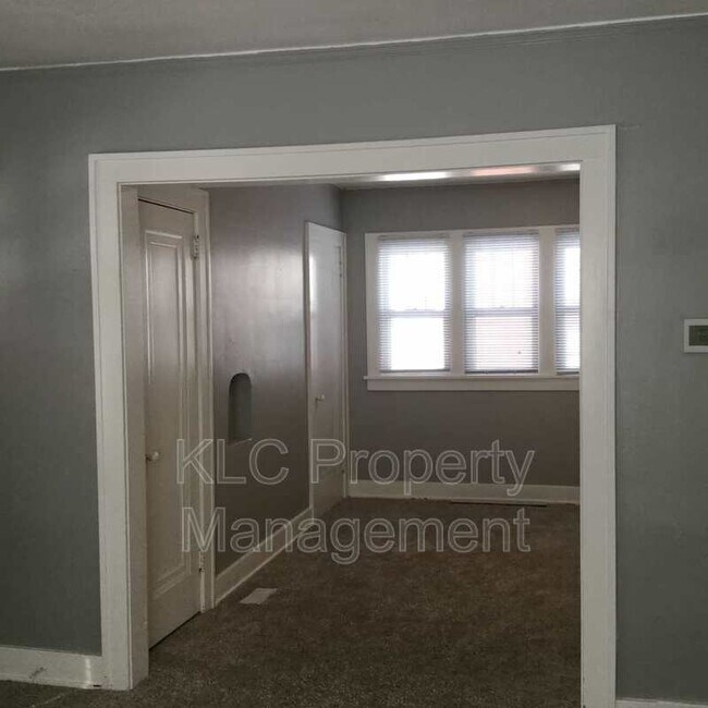 Building Photo - 1417 46th St