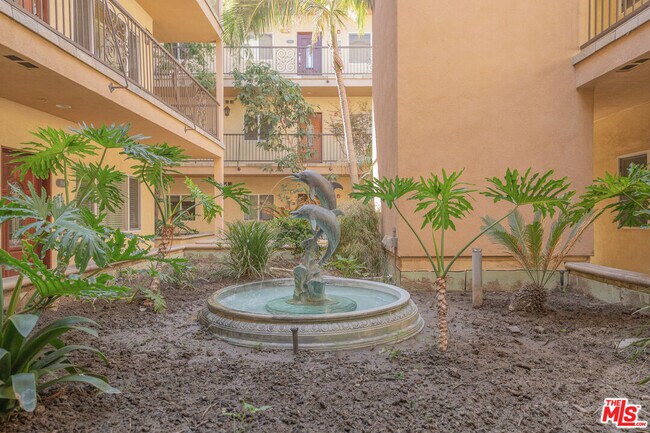 Building Photo - 626 E Orange Grove Ave