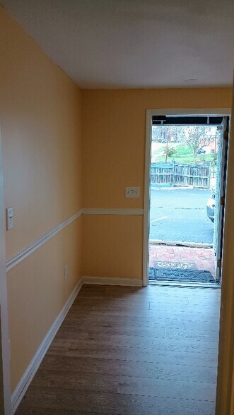 Building Photo - 1500 Lamont St