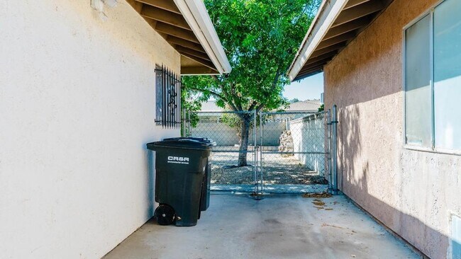 Building Photo - 2867 Cindy Ln