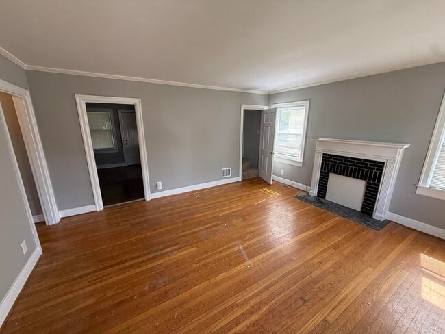 Building Photo - 1107 Highland Park Dr