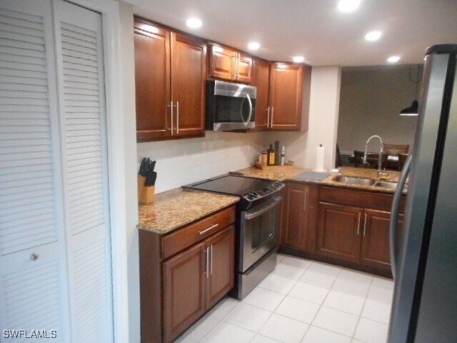 Building Photo - 7360 Glenmoor Ln