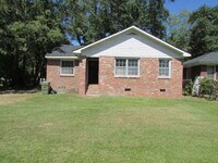 Building Photo - Comfortable Living in a Convenient Sumter Location