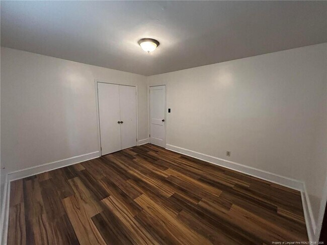 Building Photo - 1000 Ivy Rd