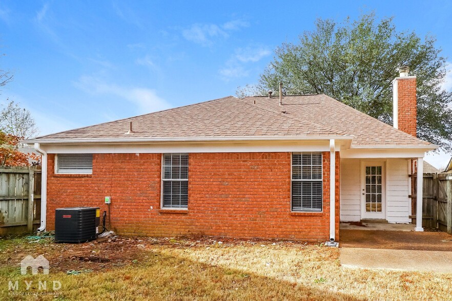 Building Photo - 9020 Pepper Hollow Ct