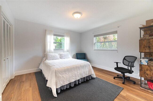 Building Photo - 1097 Eden Isle Blvd NE