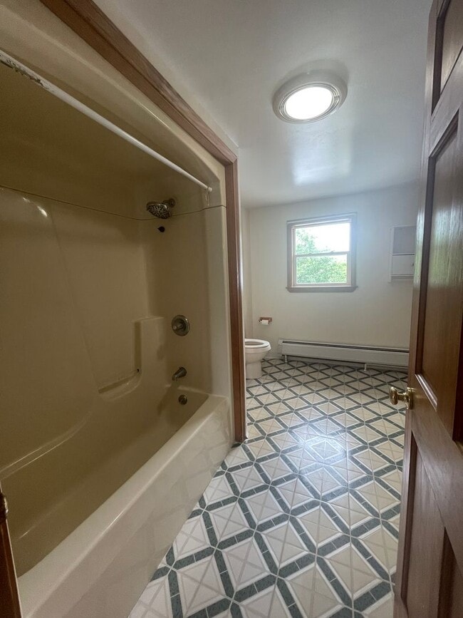 Building Photo - 33 Apremont St