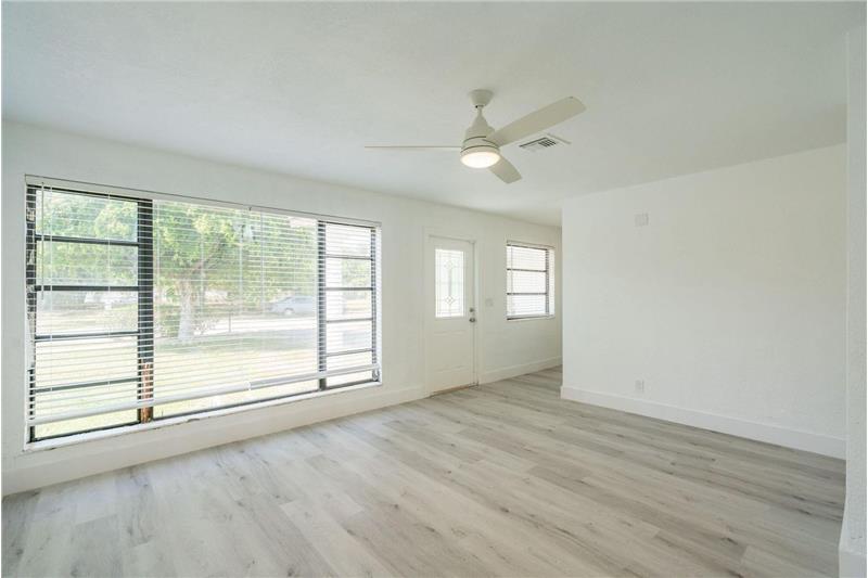 Building Photo - 49 NE 2nd Ave