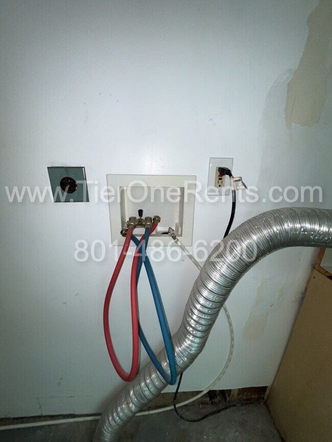 Building Photo - Limited-time offer: $500 off December's RENT