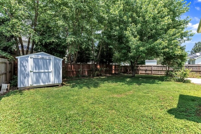 Building Photo - **Cute 3/2 Bungalow in Flaherty Farms**