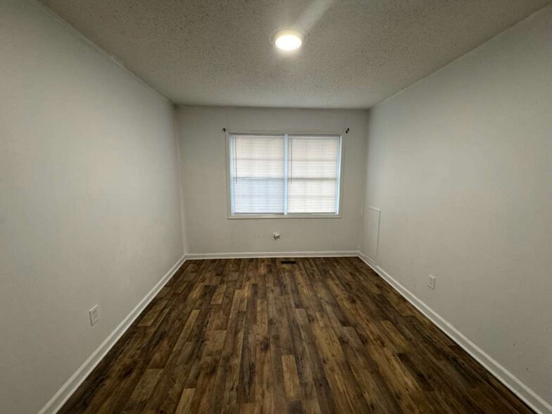 Building Photo - 6314 Wedgewood St