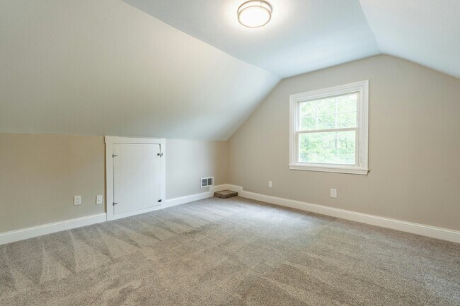Building Photo - 2100 Delmore St
