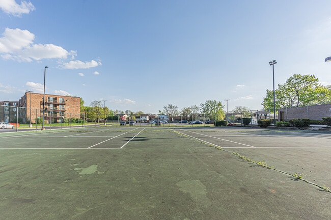 Building Photo - 1375 Rebecca Dr