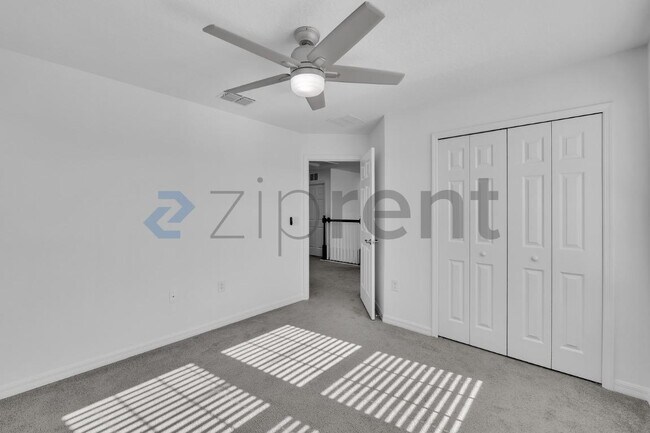 Building Photo - Unit n/a