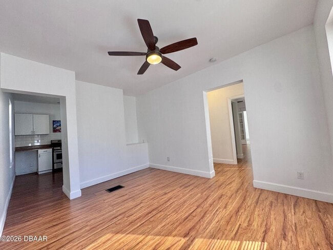 Building Photo - 436 N Grandview Ave