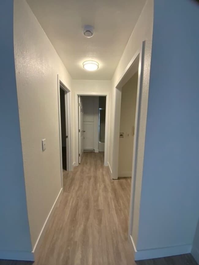 Building Photo - 1 Bedroom 1 bath condo for rent