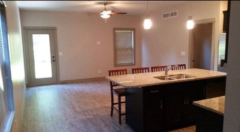 Building Photo - 3732 Marigold Dr