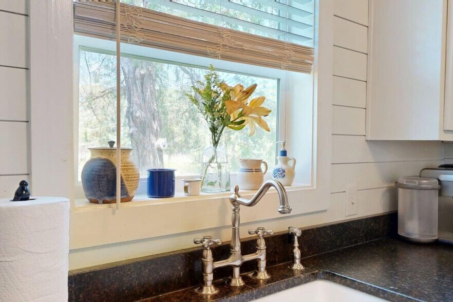 Building Photo - 5291 Dymple Ln