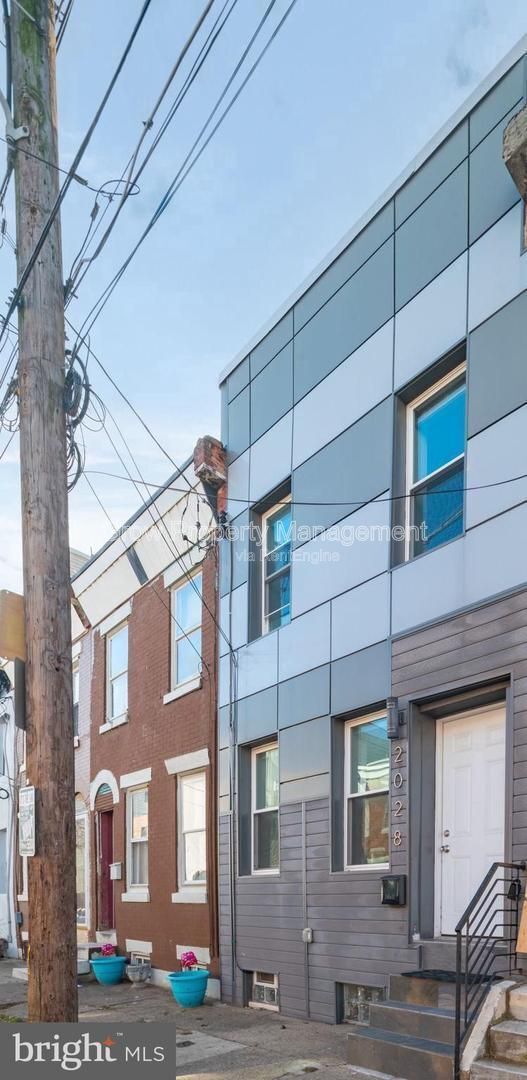 Building Photo - 2028 E Firth St