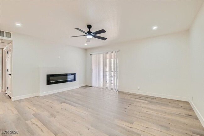 Building Photo - 4330 Sandy River Dr