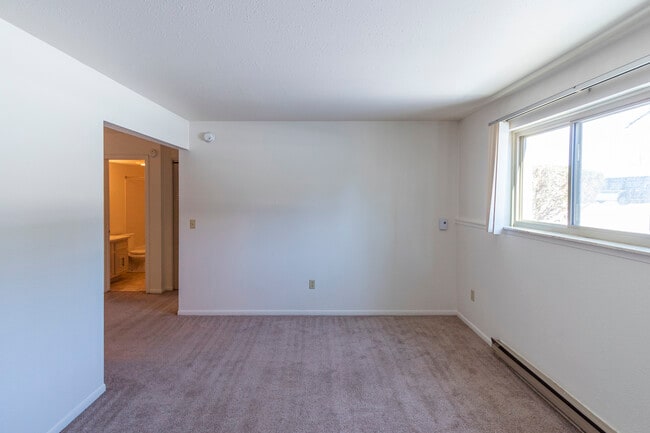 Living Space - Walden Woods Apartments