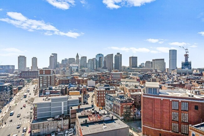 Building Photo - 300 Commercial St