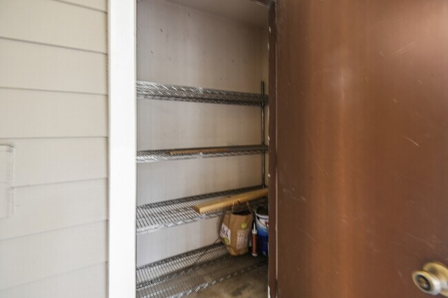 Building Photo - 1878 Montclair Dr