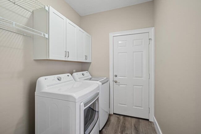 Building Photo - 113 Sea Garden Ct