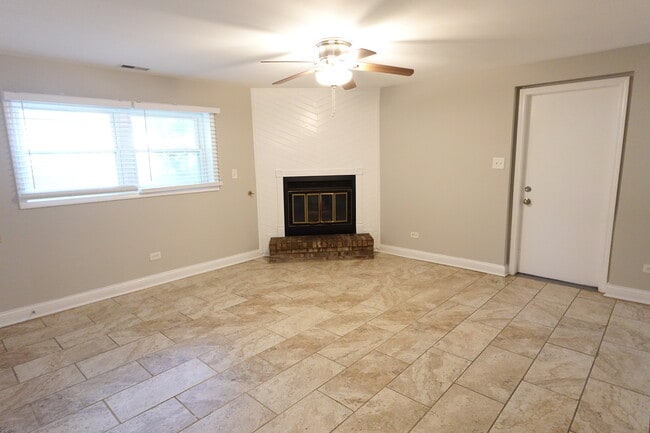 Building Photo - 3136 Olive Rd