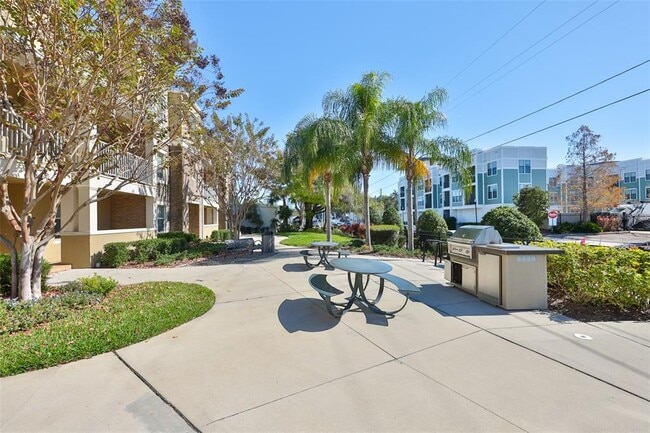 Building Photo - 1547 W Cass St