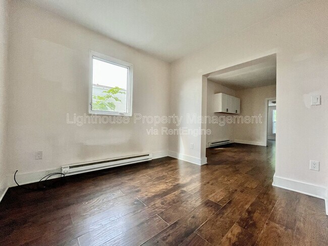 Building Photo - 2825 Sanford St