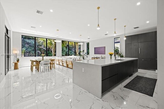 Building Photo - 12120 Rhino Oaks Dr