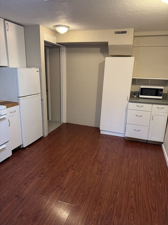 Building Photo - Beautiful 4 Bed 2.5 Bath home in Tacoma