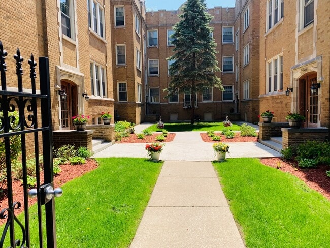 Primary Photo - 730 Reba Pl