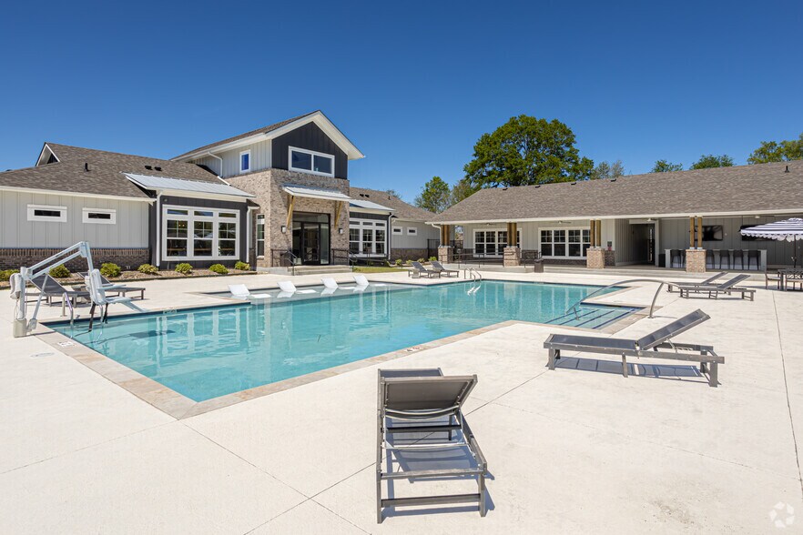 The Palms at Sunset Lakes 4150 McHugh Rd Zachary LA 70791 Apartment