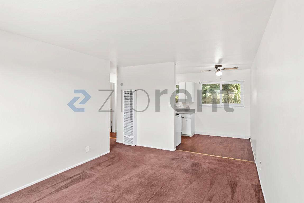 Building Photo - Unit 209