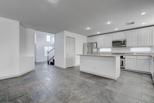 Building Photo - 9931 Rockside Ave