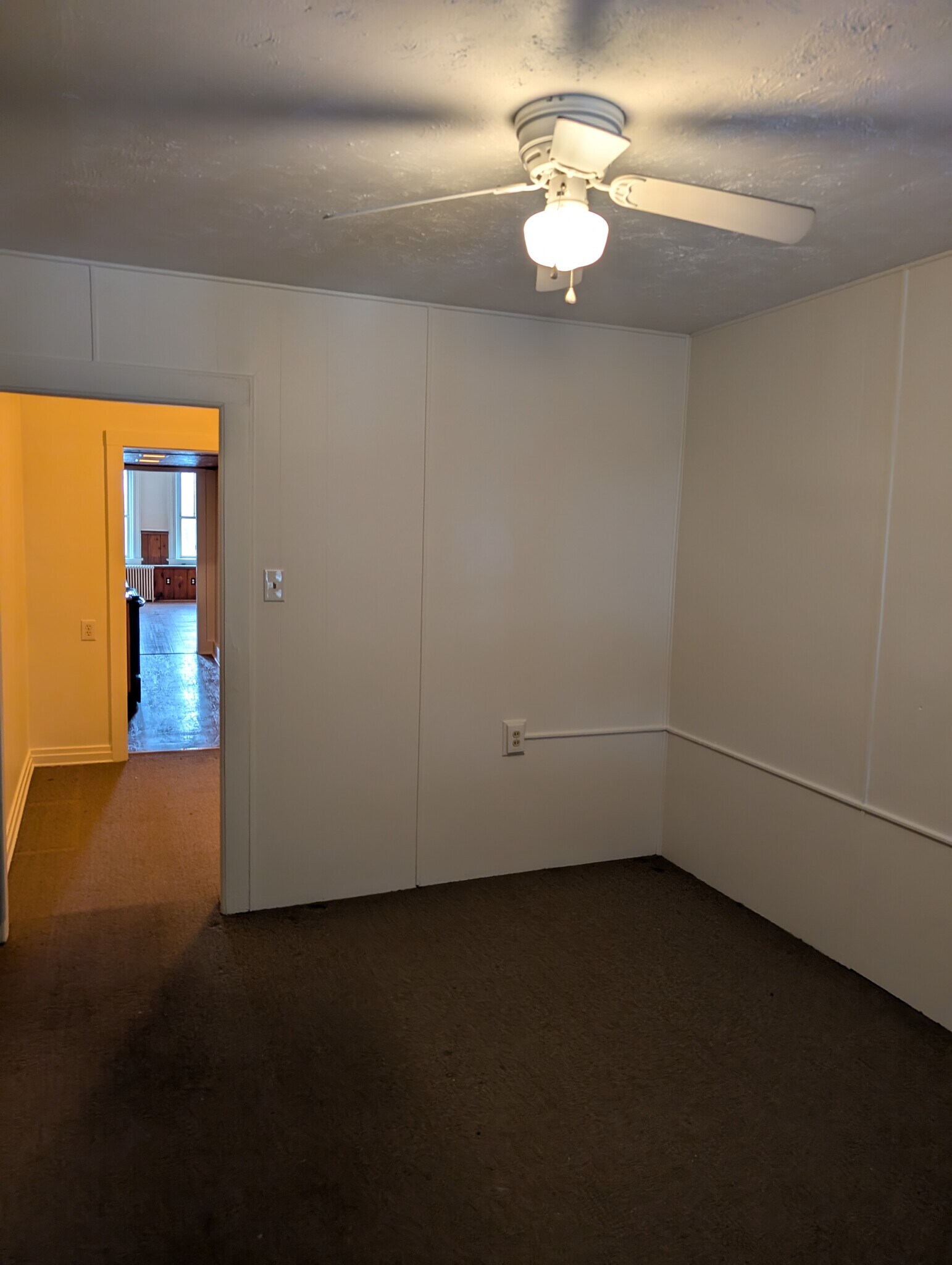 Building Photo - 27 E Cross St