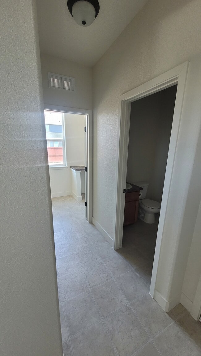 Building Photo - 438 Halcyon Wy