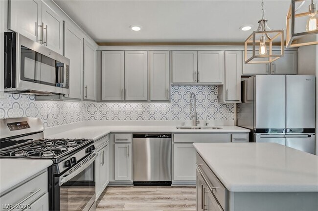 Building Photo - 305 Quail Dove Ave