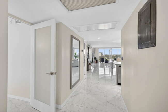 Building Photo - 3091 N Course Dr