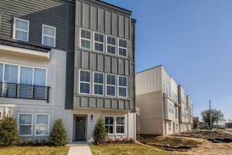 Building Photo - 5714 California Ave