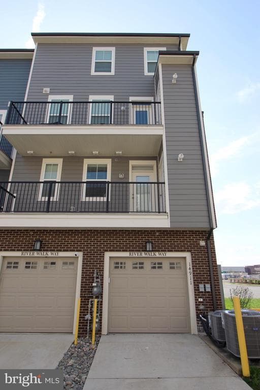 Building Photo - 14911 River Walk Way