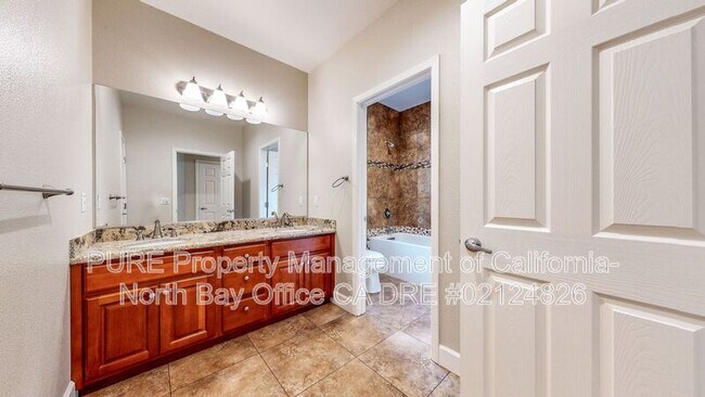 Building Photo - 14600 Jomark Ln