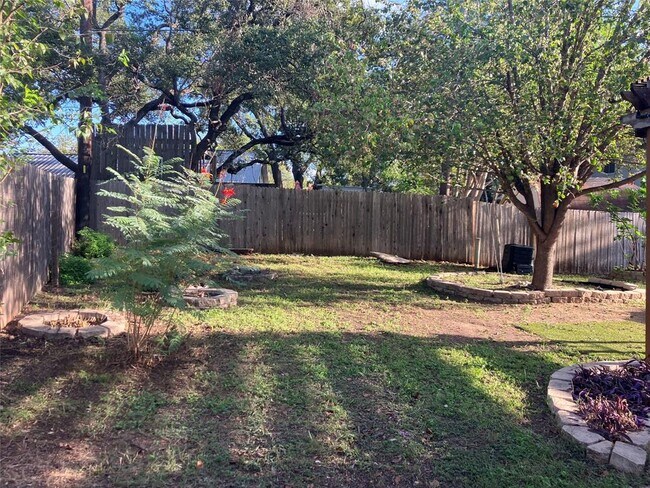 Building Photo - 7409 Potters Trail